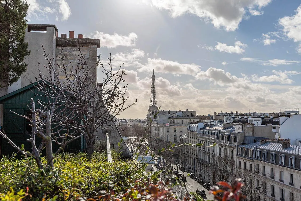 Veeve - Rooftop Views Of The Arc De Triomphe Paris